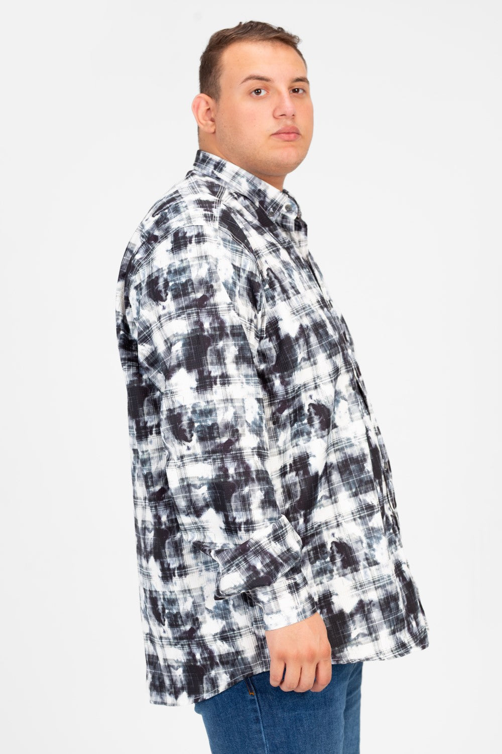 قميص رجالي كبير الحجم بأكمام طويلة ومنقوش