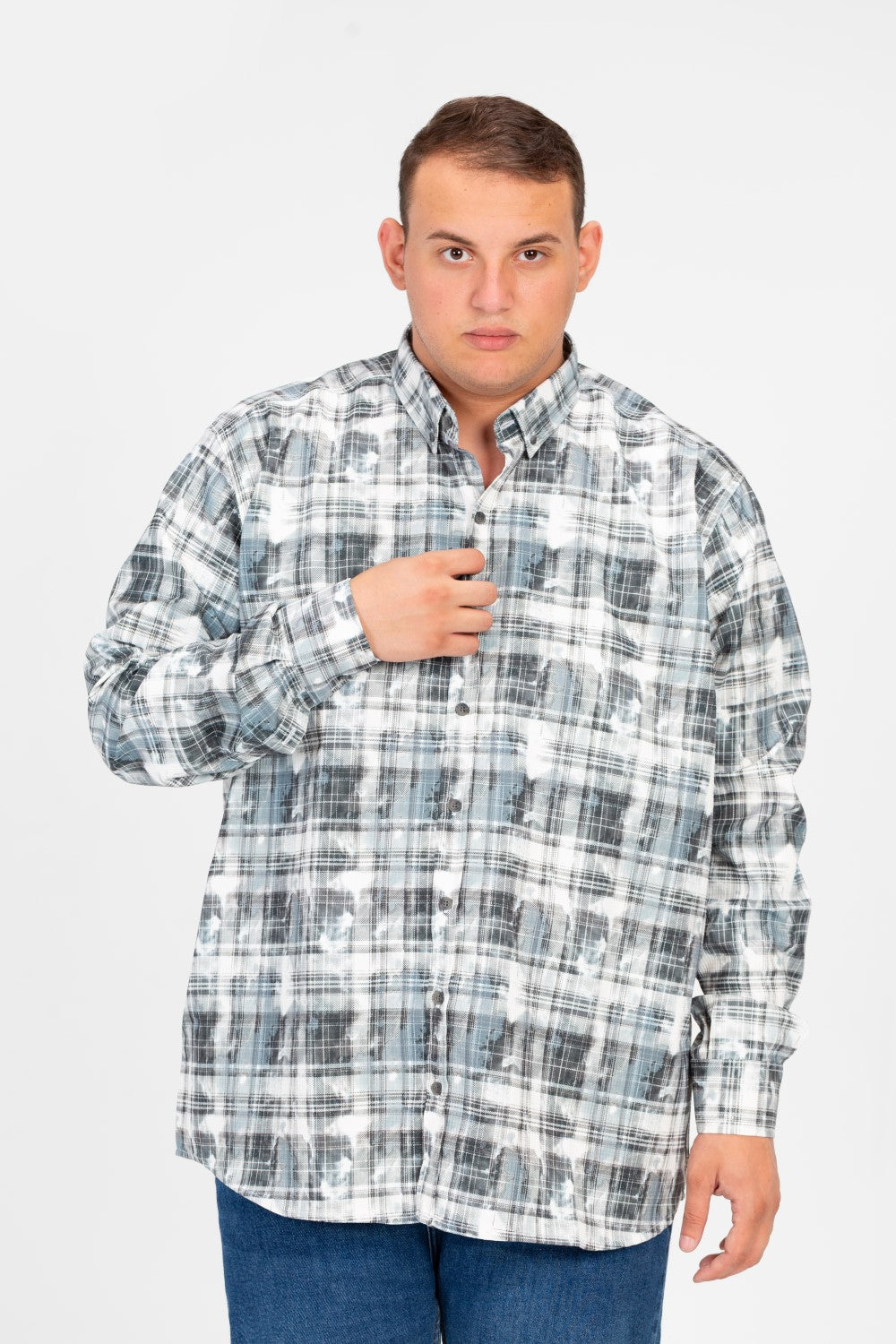 قميص رجالي كبير الحجم بأكمام طويلة ومنقوش