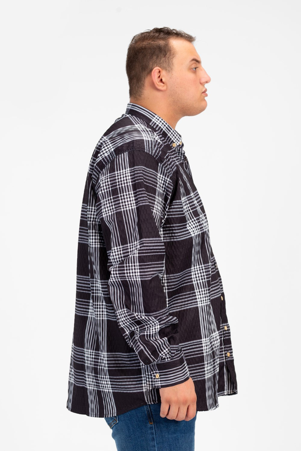 قميص رجالي كبير الحجم منقوش بياقة وأكمام طويلة