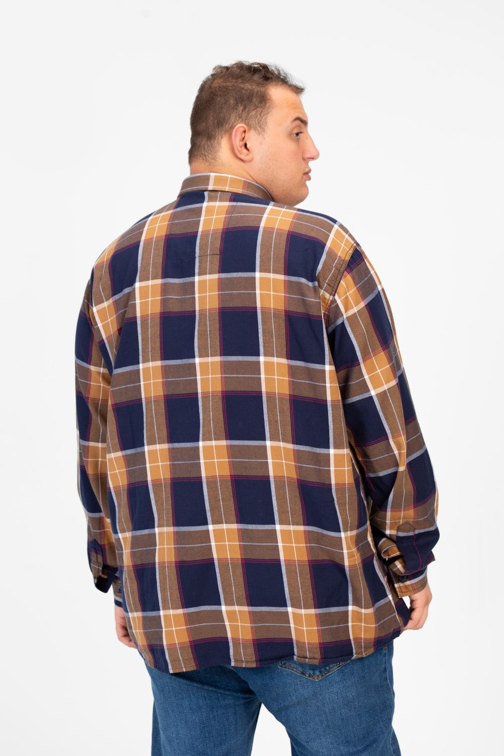 قميص رجالي كبير الحجم بأكمام طويلة ومربعات من الطماطم