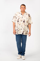 قميص رجالي كبير الحجم بنصف كم وطبعة كاملة وجيب أمامي