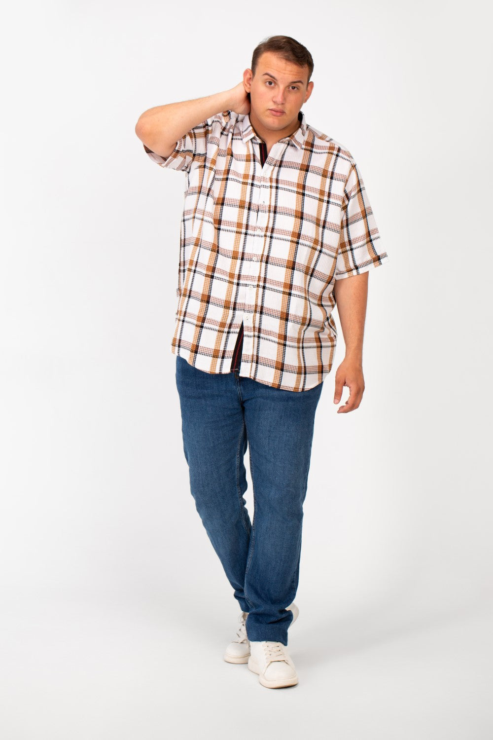 قميص رجالي كبير الحجم منقوش بأكمام قصيرة وأزرار أمامية كاملة