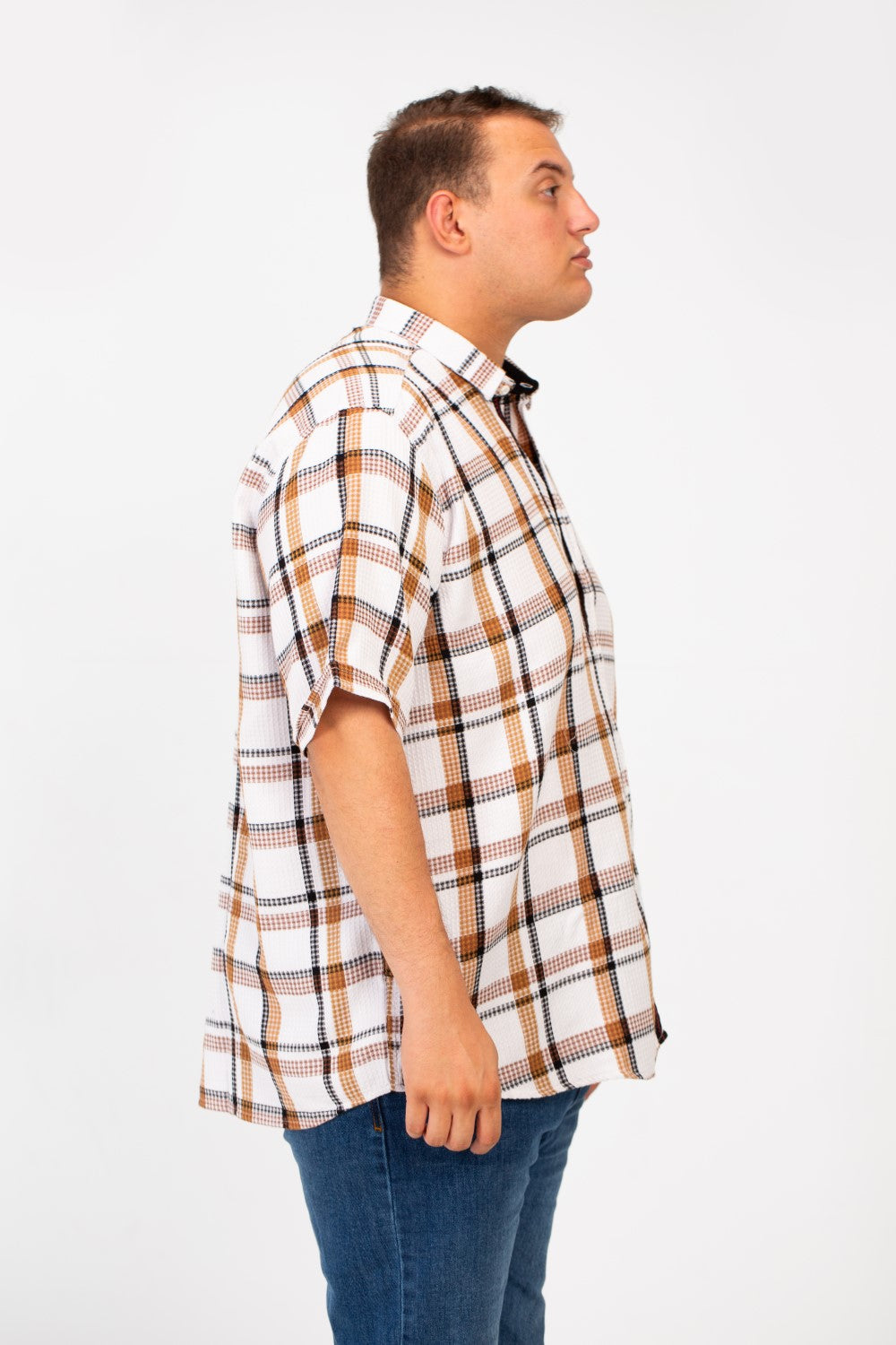 قميص رجالي كبير الحجم منقوش بأكمام قصيرة وأزرار أمامية كاملة