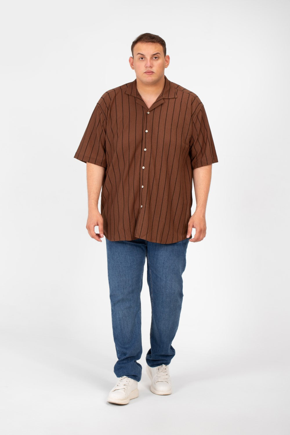 قميص رجالي مخطط بنصف كم وأزرار أمامية عالية الجودة بمقاس كبير