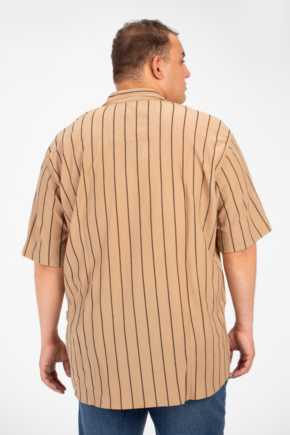 قميص رجالي مخطط بنصف كم وأزرار أمامية عالية الجودة بمقاس كبير