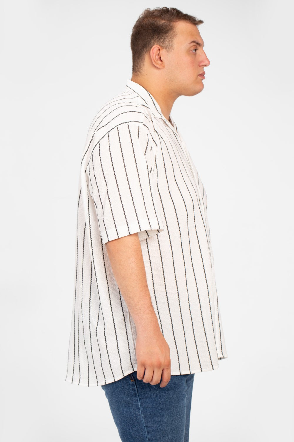 قميص رجالي مخطط بنصف كم وأزرار أمامية عالية الجودة بمقاس كبير