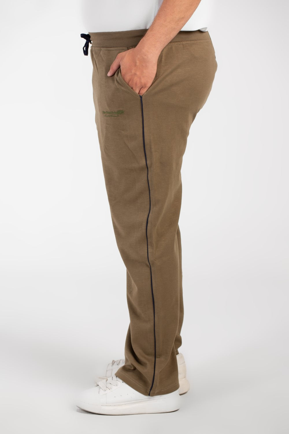 بنطلون رياضي رجالي أساسي عالي الجودة بمقاسات كبيرة وتصميم عصري وجيوب