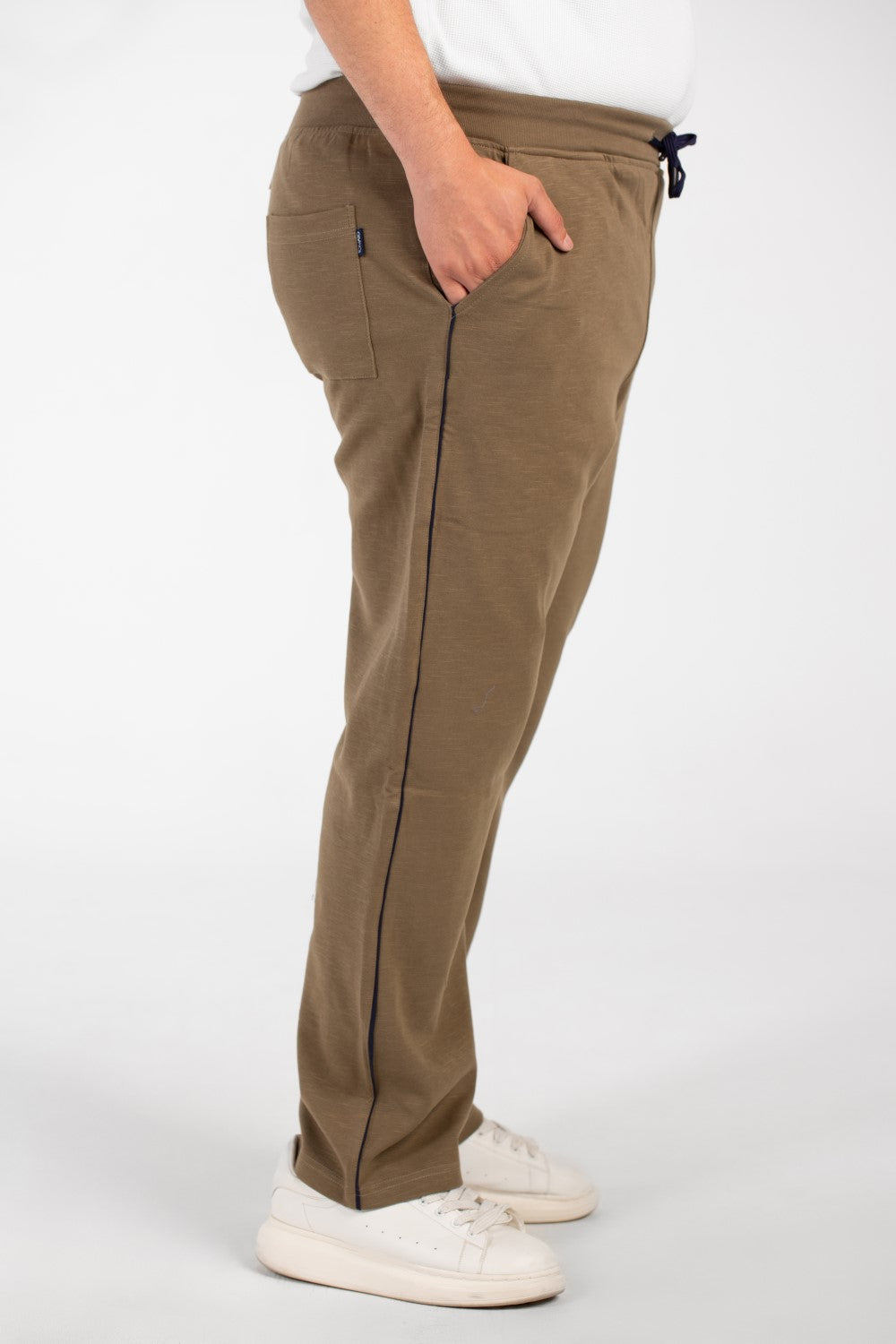 بنطلون رياضي رجالي أساسي عالي الجودة بمقاسات كبيرة وتصميم عصري وجيوب