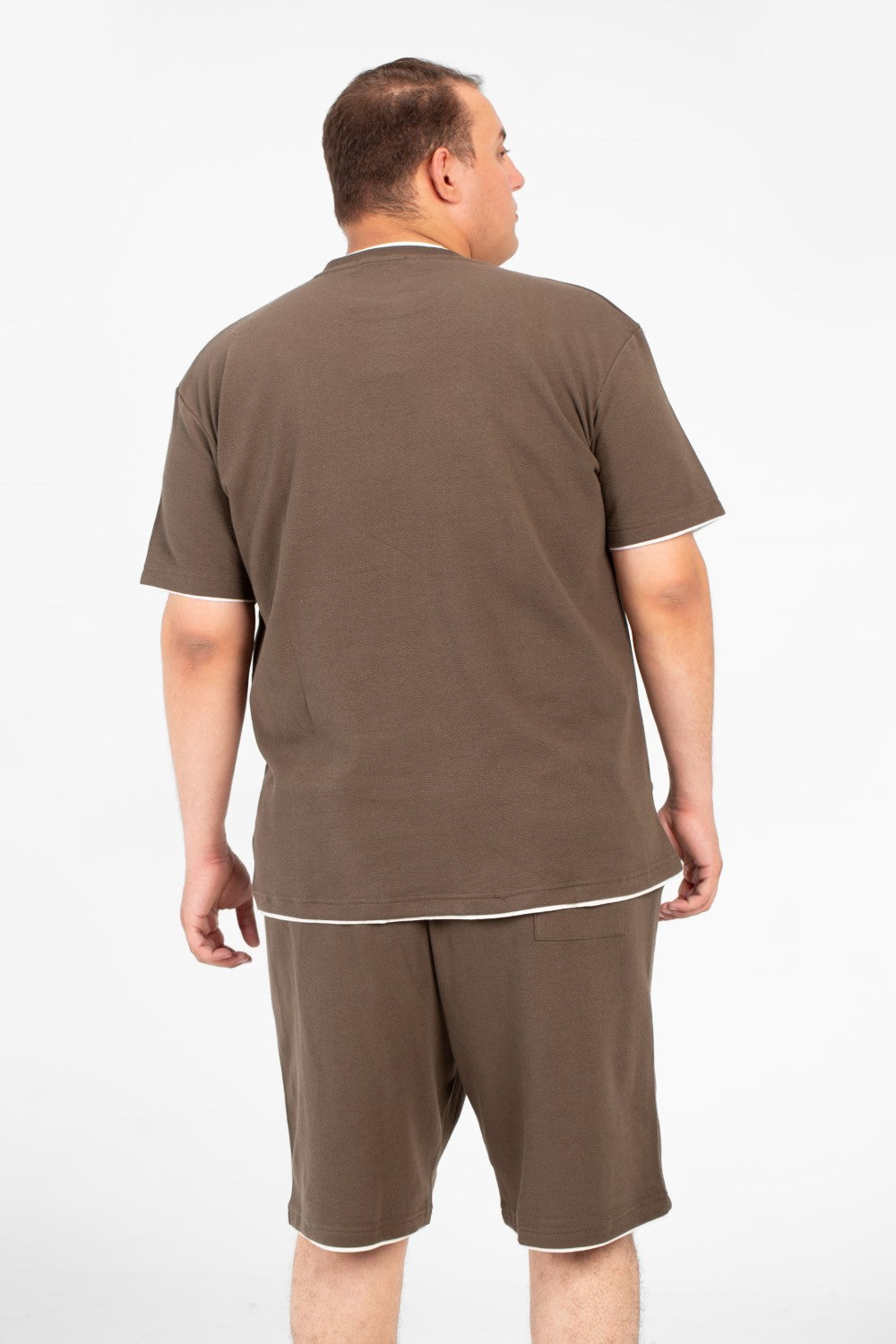 طقم ملابس رجالي أساسي كبير الحجم، يتكون من تي شيرت بأكمام قصيرة وشورت