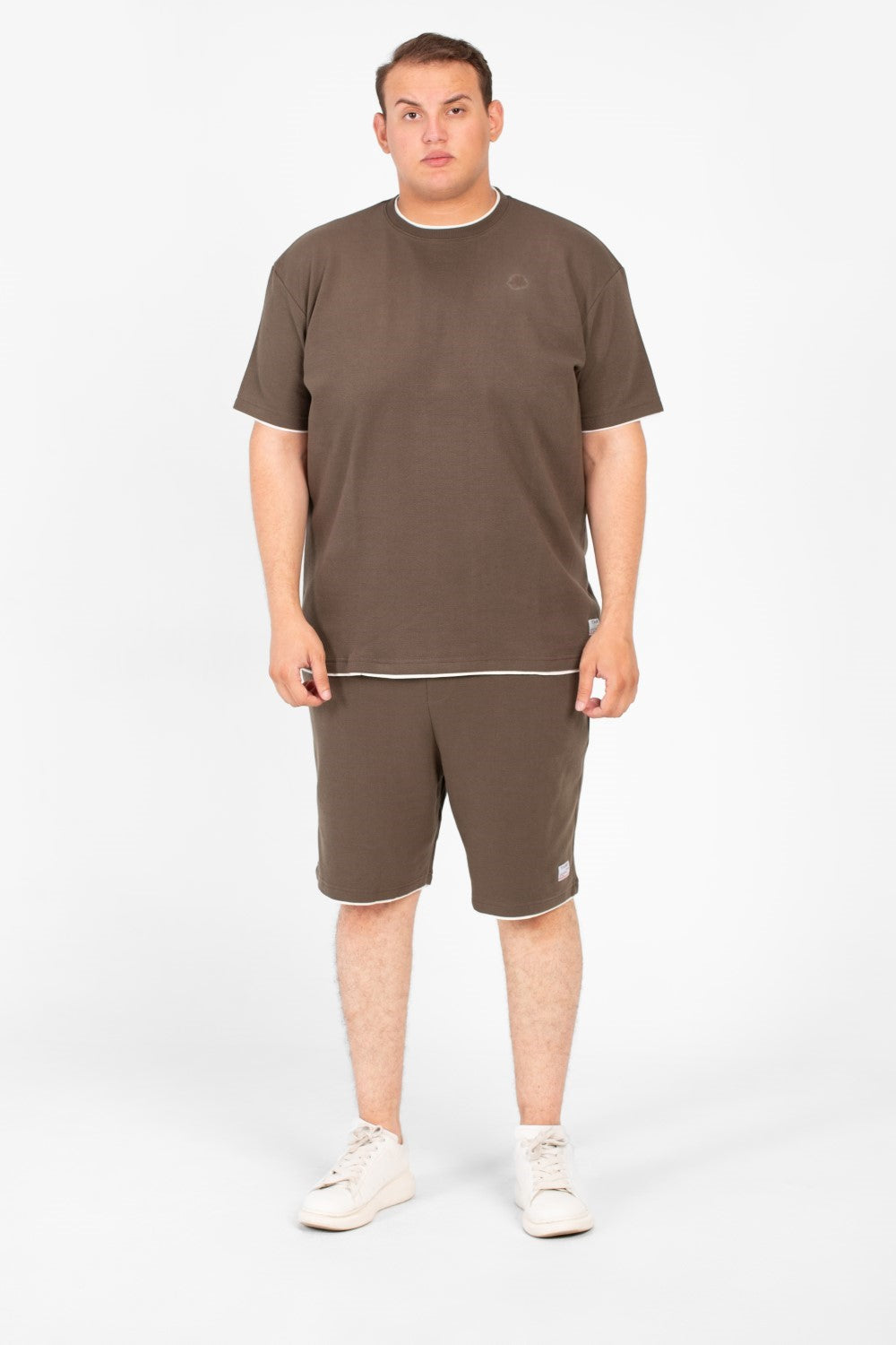 طقم ملابس رجالي أساسي كبير الحجم، يتكون من تي شيرت بأكمام قصيرة وشورت