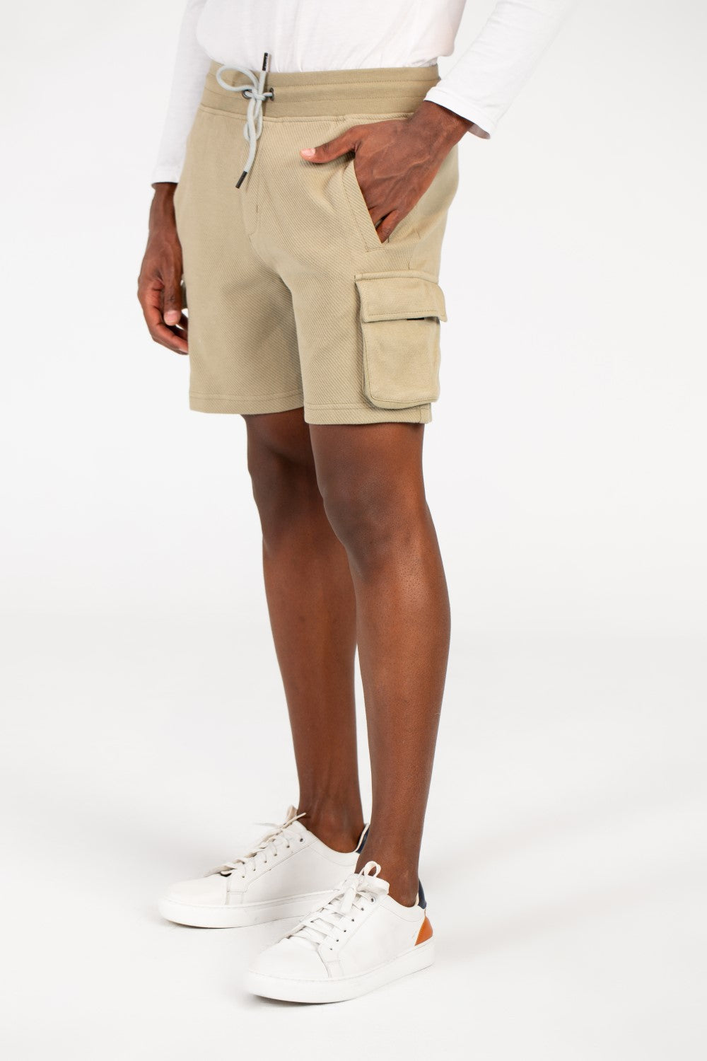 شورت ميلتون رجالي بحزام خصر مطاطي وجيوب جانبية