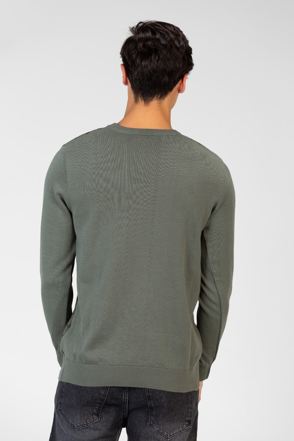 Men's Jakar Pullover With Crew Neck And Long Sleeves