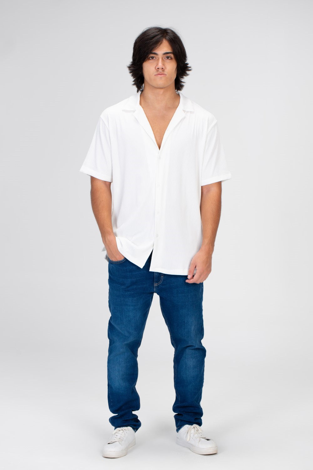 Men's Half Sleeve Slim Fit Basic Shirt With A Unique Cut