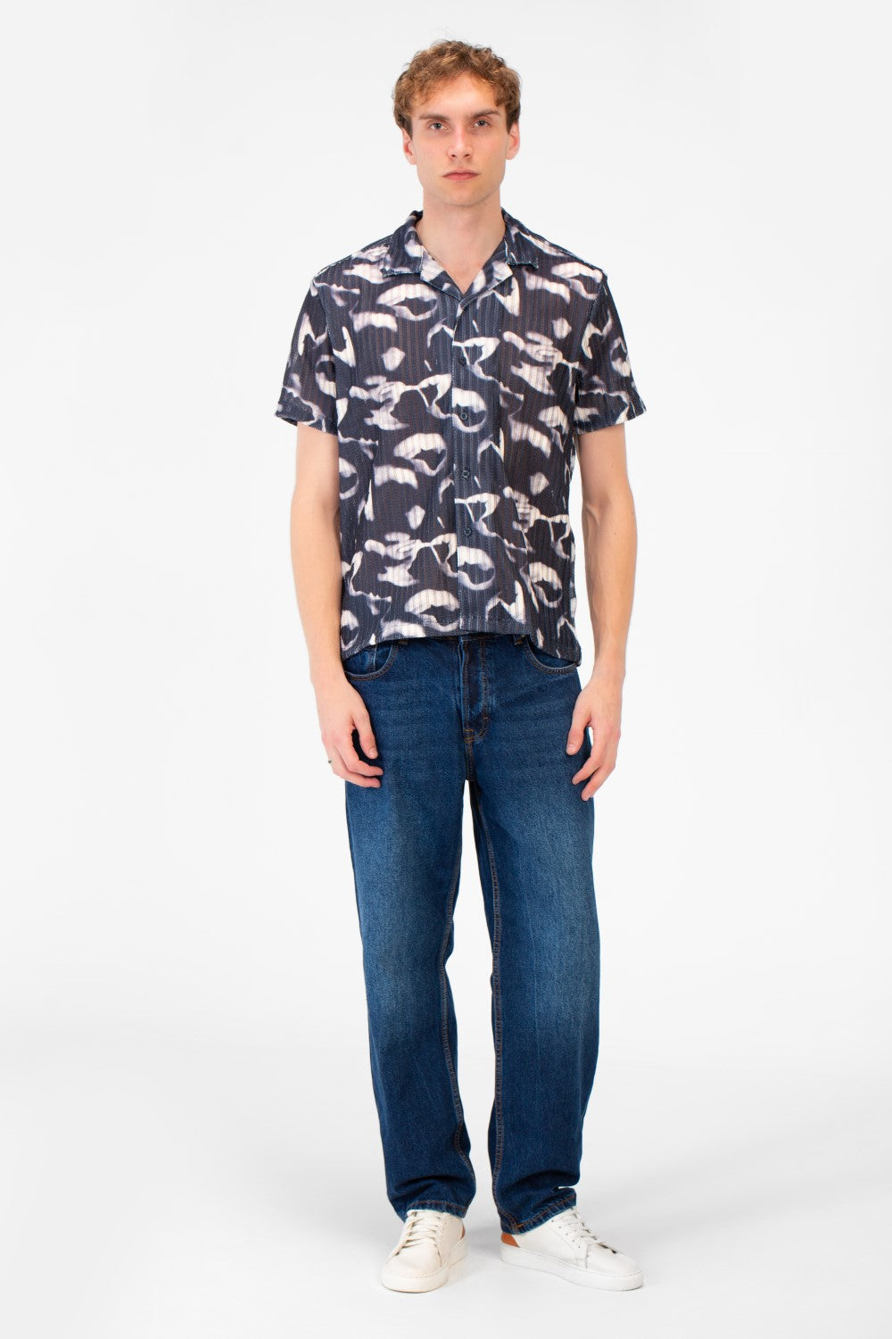 Men's Slim Fit Jakar Half Sleeve Comfortable Modern Shirt