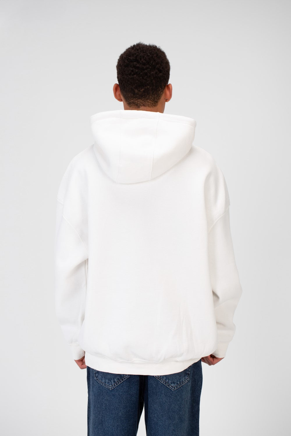 سويت شيرت رجالي كاجوال كبير الحجم بغطاء رأس مطبوع على الجهة الأمامية مصنوع من مادة ميلتون