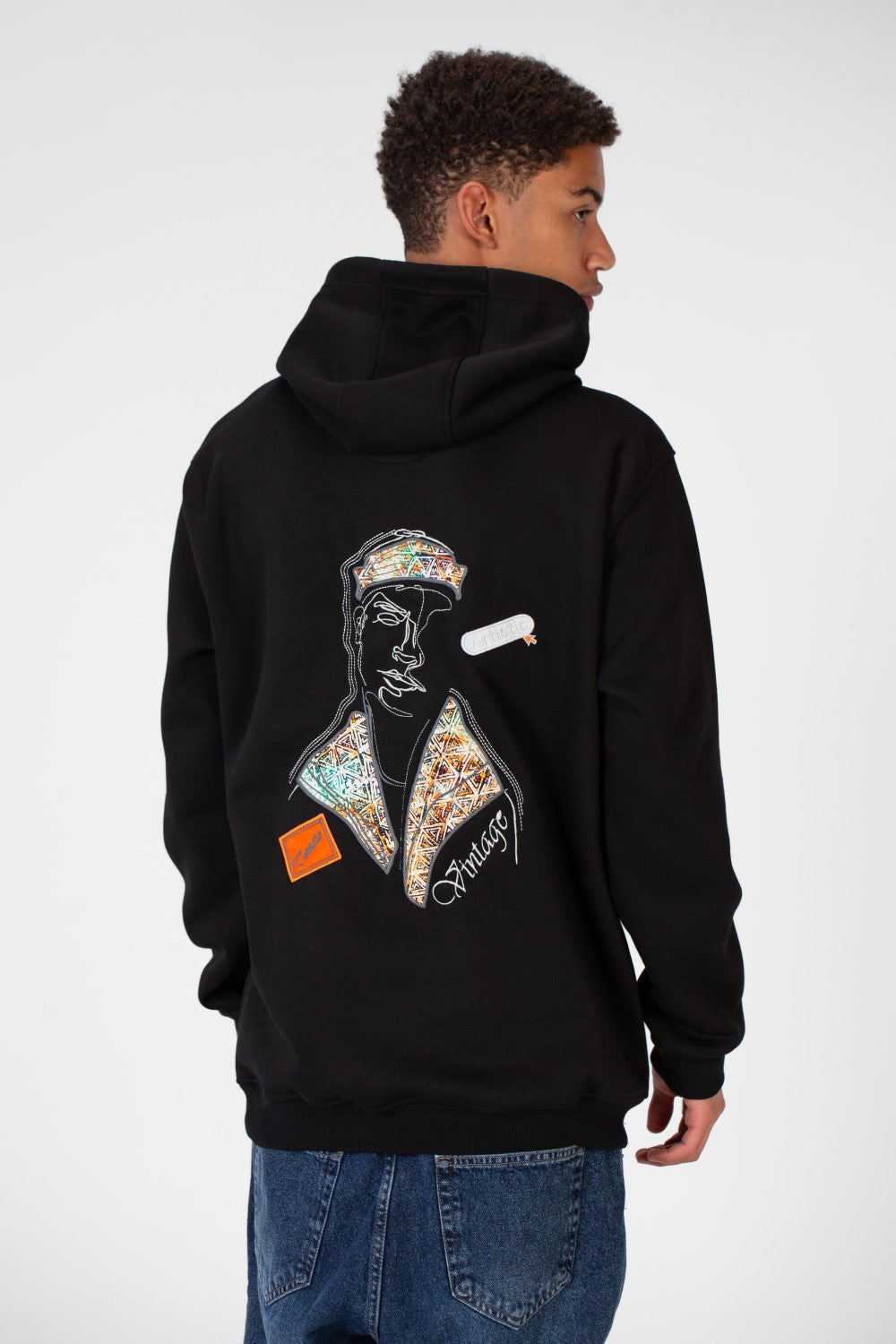 سويت شيرت رجالي مطبوع بغطاء للرأس وجيب أمامي