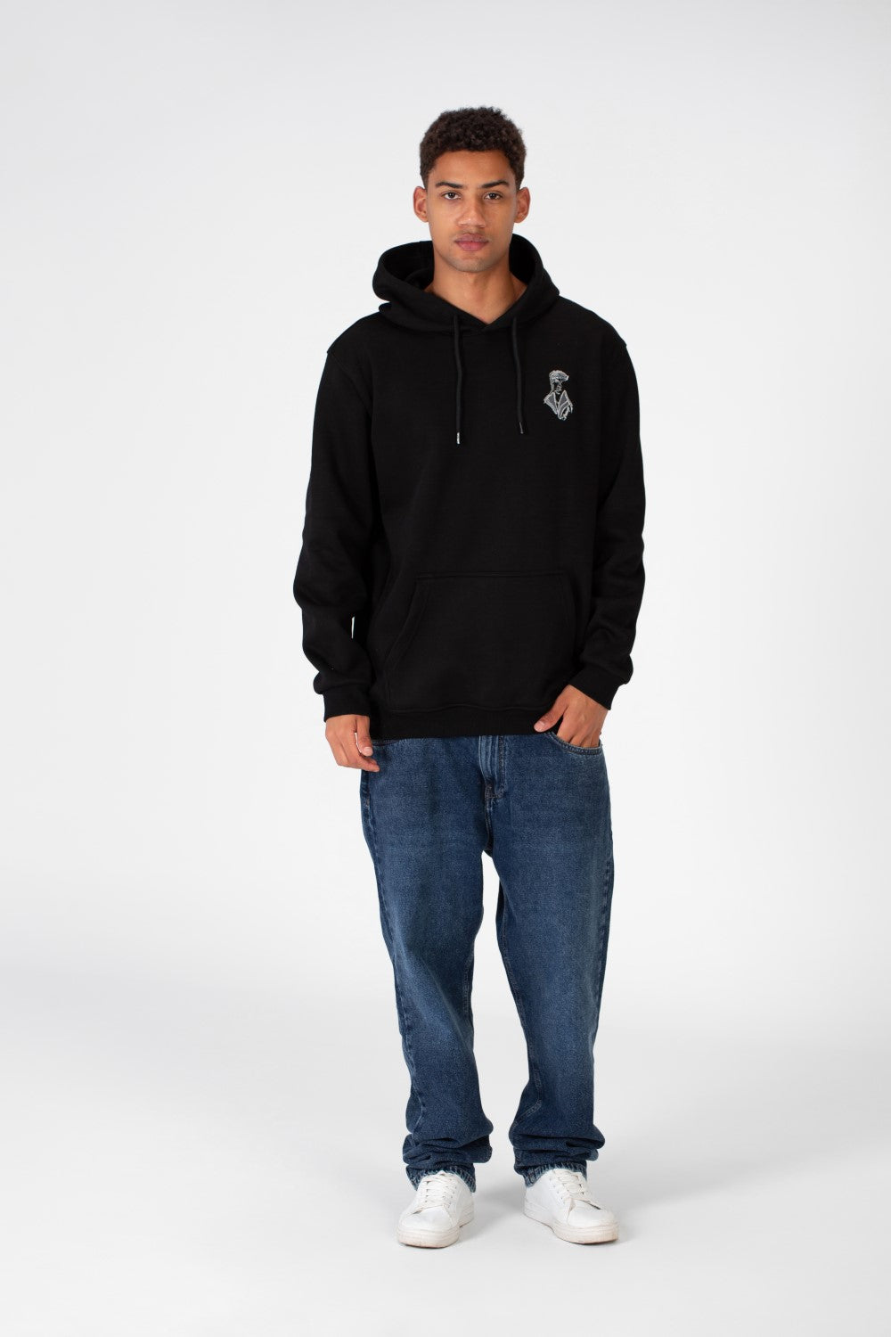 سويت شيرت رجالي مطبوع بغطاء للرأس وجيب أمامي