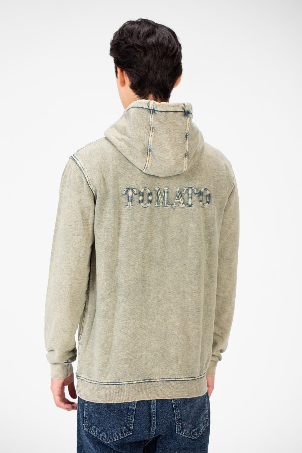 سويت شيرت رجالي بقصّة طماطم مع جيب كنغر