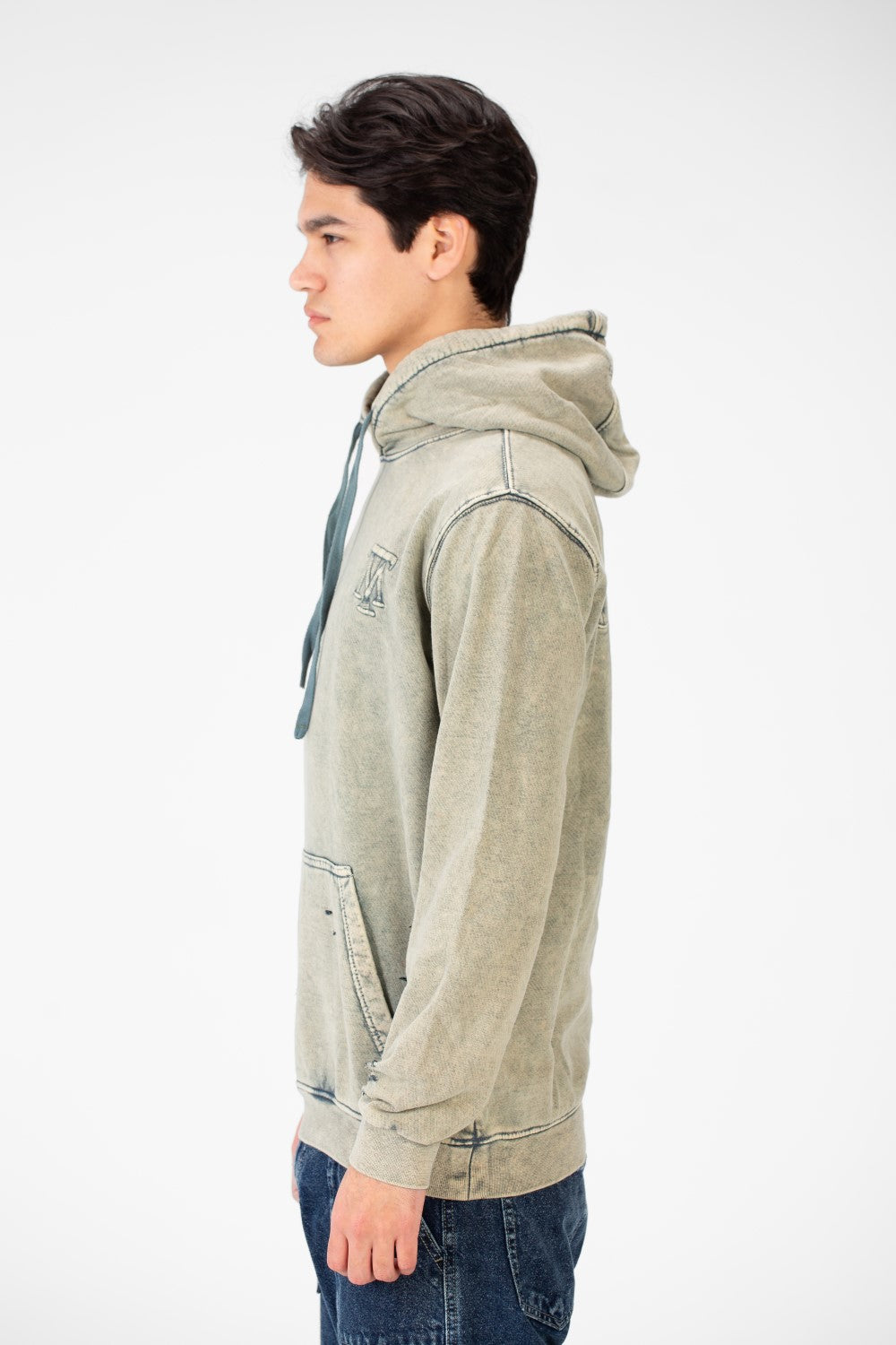 سويت شيرت رجالي بقصّة طماطم مع جيب كنغر