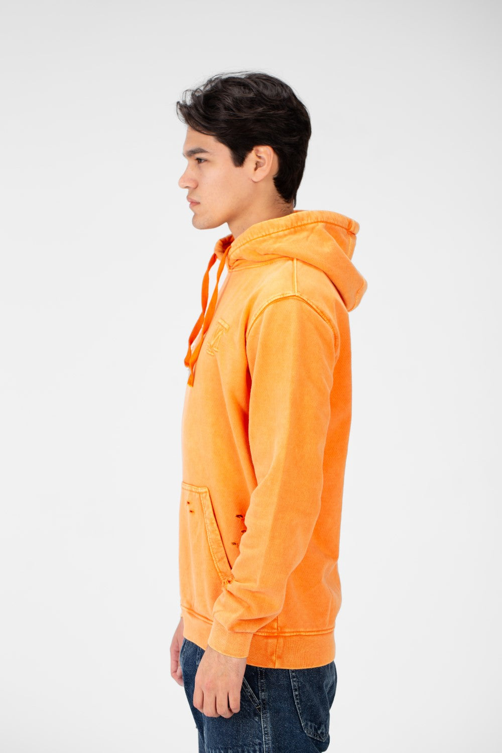 سويت شيرت رجالي بقصّة طماطم مع جيب كنغر