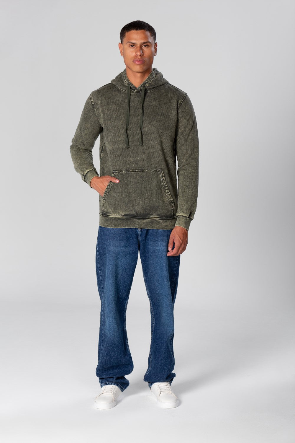 سويت شيرت رجالي أساسي بغطاء رأس وأكمام طويلة