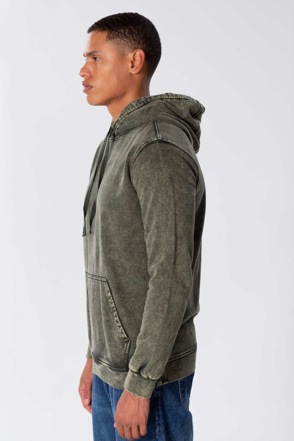 سويت شيرت رجالي أساسي بغطاء رأس وأكمام طويلة