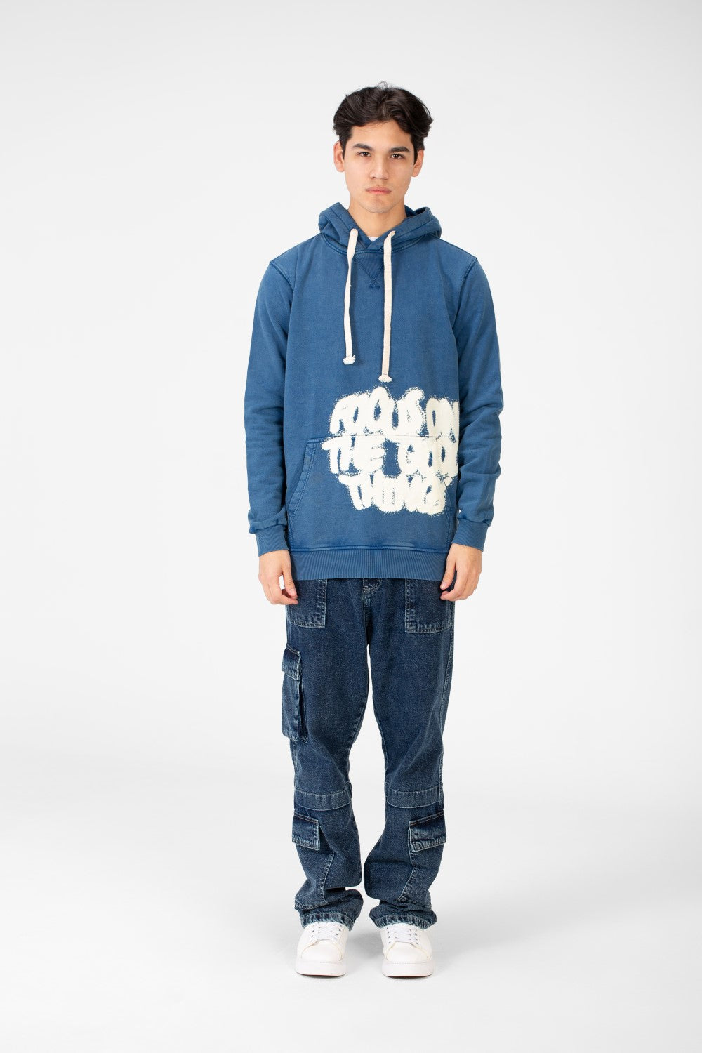 سويت شيرت رجالي مطبوع ومغسول مع جيب أمامي كبير