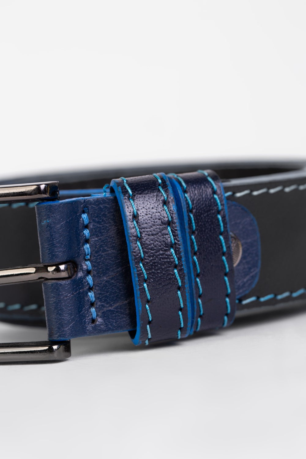 حزام رجالي كلاسيكي ذو جوانب زرقاء