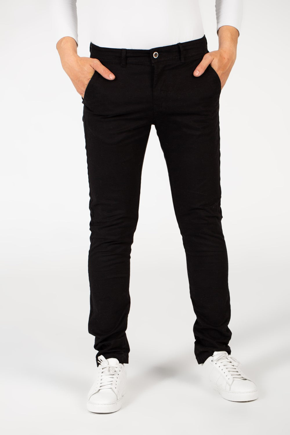 بنطلون رجالي من قماش الجبردين الأساسي بقصة ضيقة