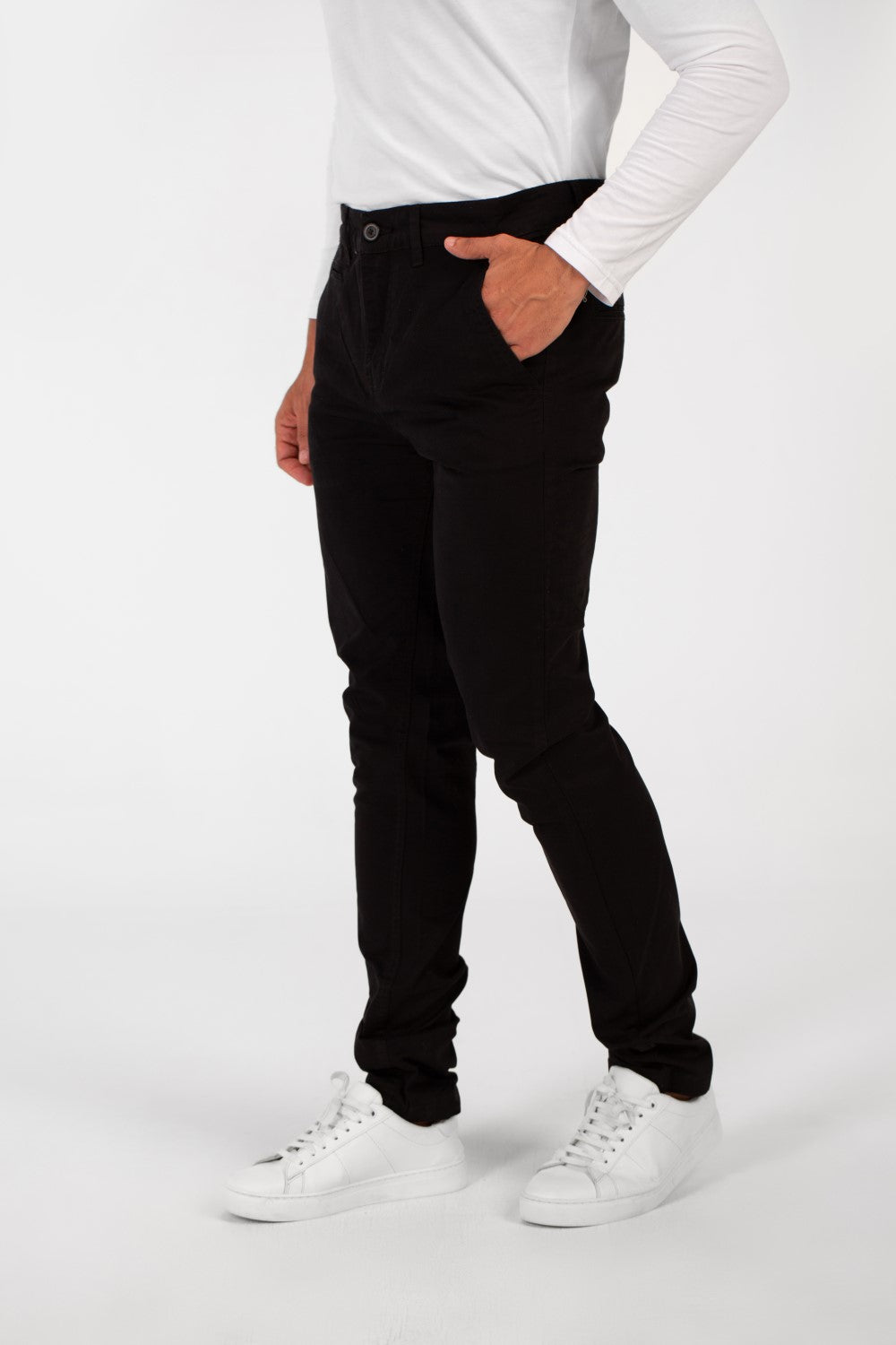 بنطلون رجالي كلاسيكي من الجبردين بقصّة أساسية وضيقة