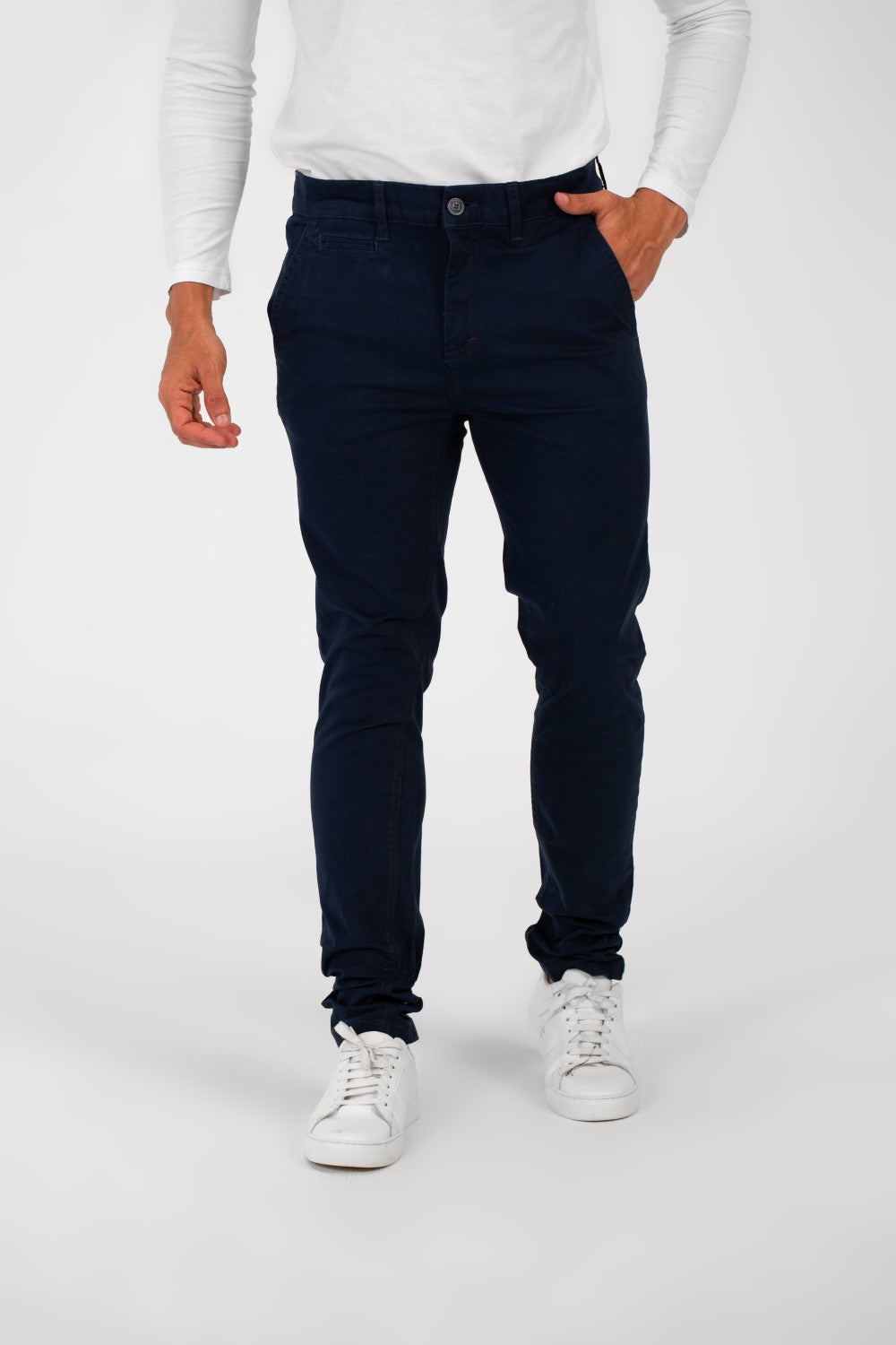 بنطلون رجالي كلاسيكي من الجبردين بقصّة أساسية وضيقة