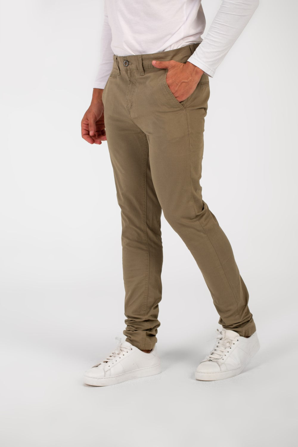 بنطلون رجالي كلاسيكي من الجبردين بقصّة أساسية وضيقة