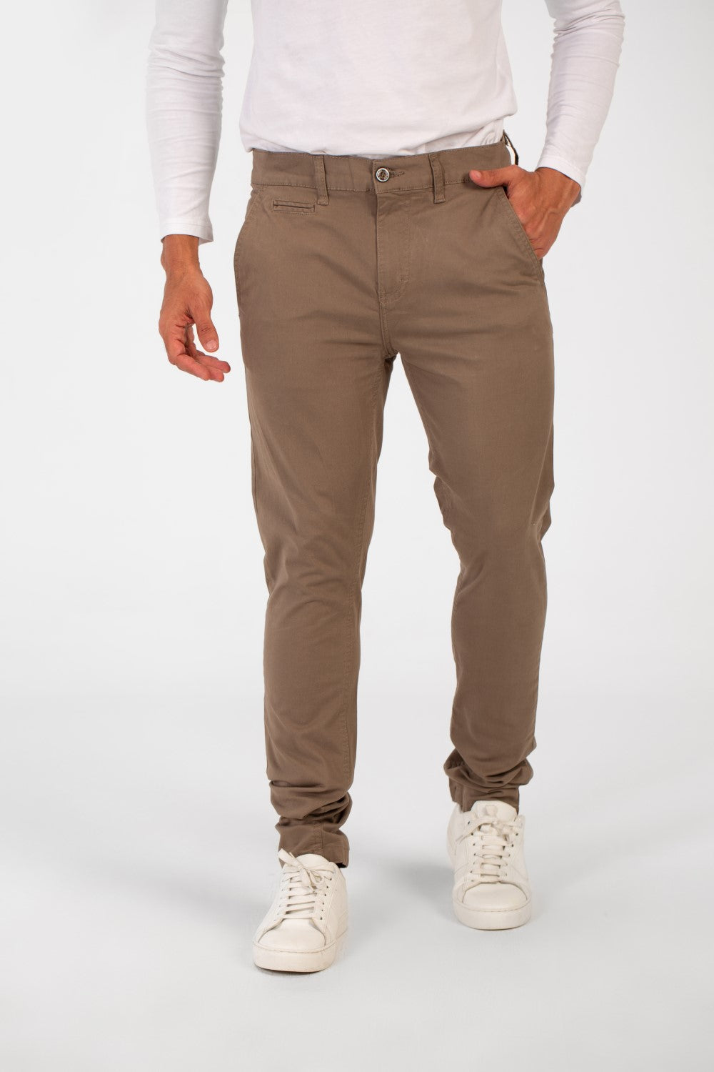 بنطلون رجالي كلاسيكي من الجبردين بقصّة أساسية وضيقة