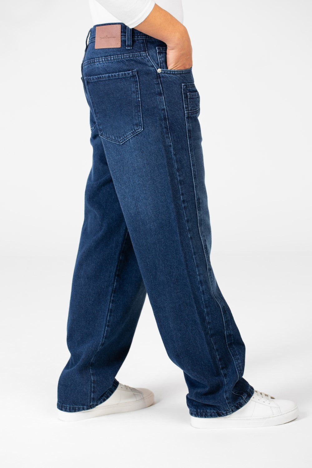 بنطلون جينز رجالي واسع الساق مع زر أمامي للإغلاق