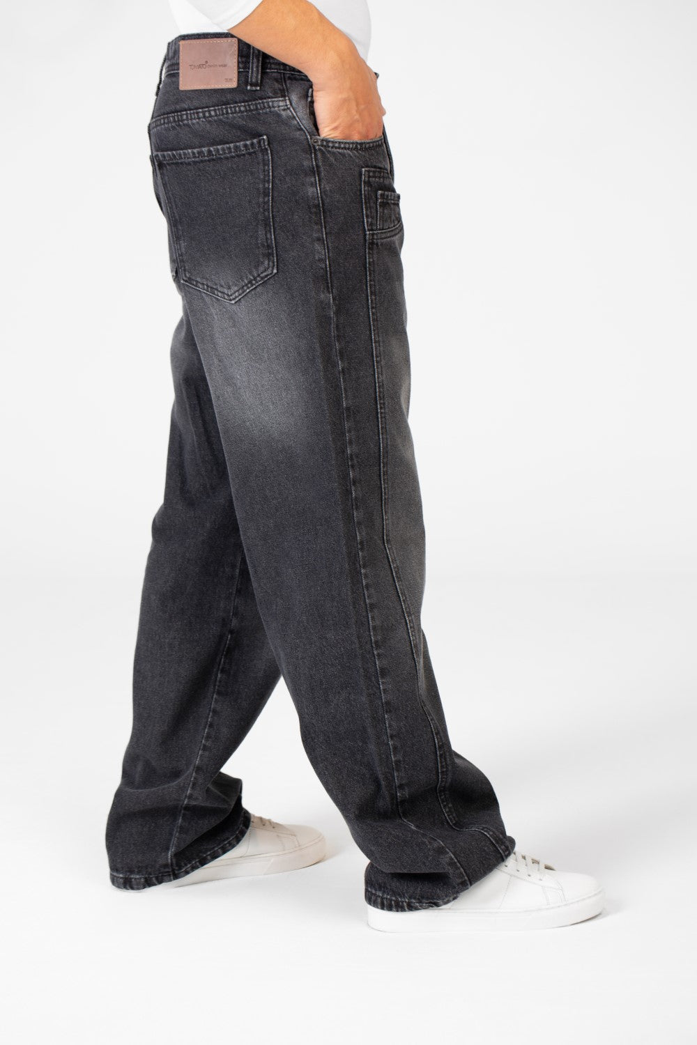 بنطلون جينز رجالي واسع الساق مع زر أمامي للإغلاق