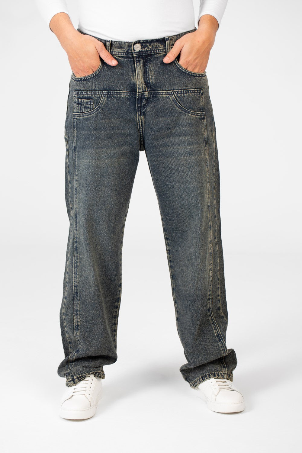 بنطلون جينز رجالي واسع الساق مع زر أمامي للإغلاق