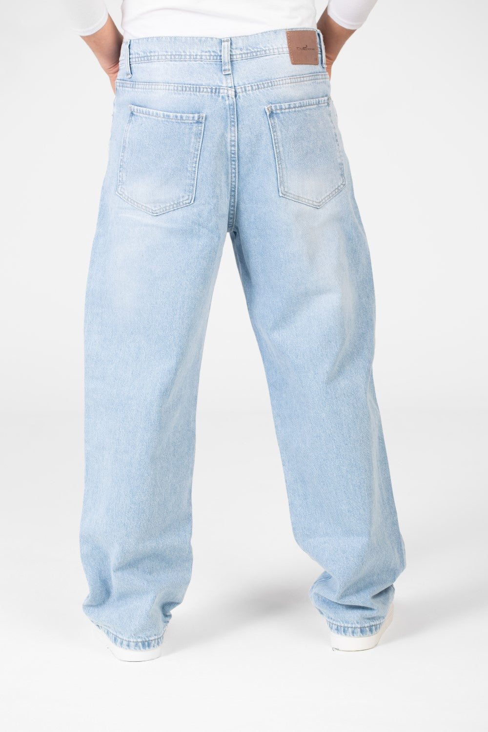 بنطلون جينز رجالي واسع الساق مع زر أمامي للإغلاق