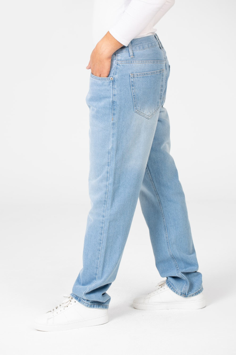 Men's Wide Leg Jeans Pants With Five Pockets And Button Front