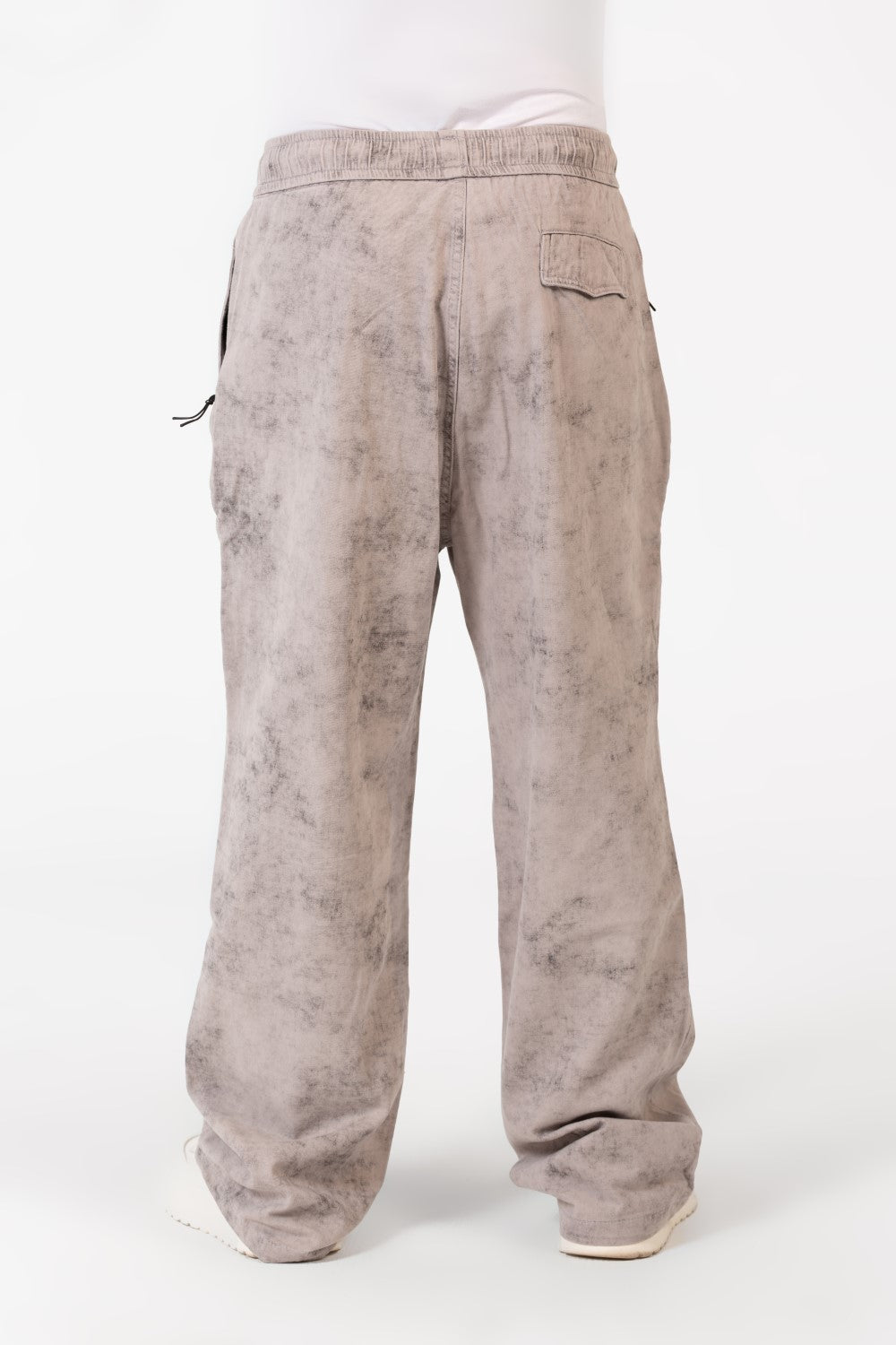 بنطلون رجالي من قماش الجبردين بصبغة التعادل مع حزام خصر مطاطي وجيوب بتصميم عصري