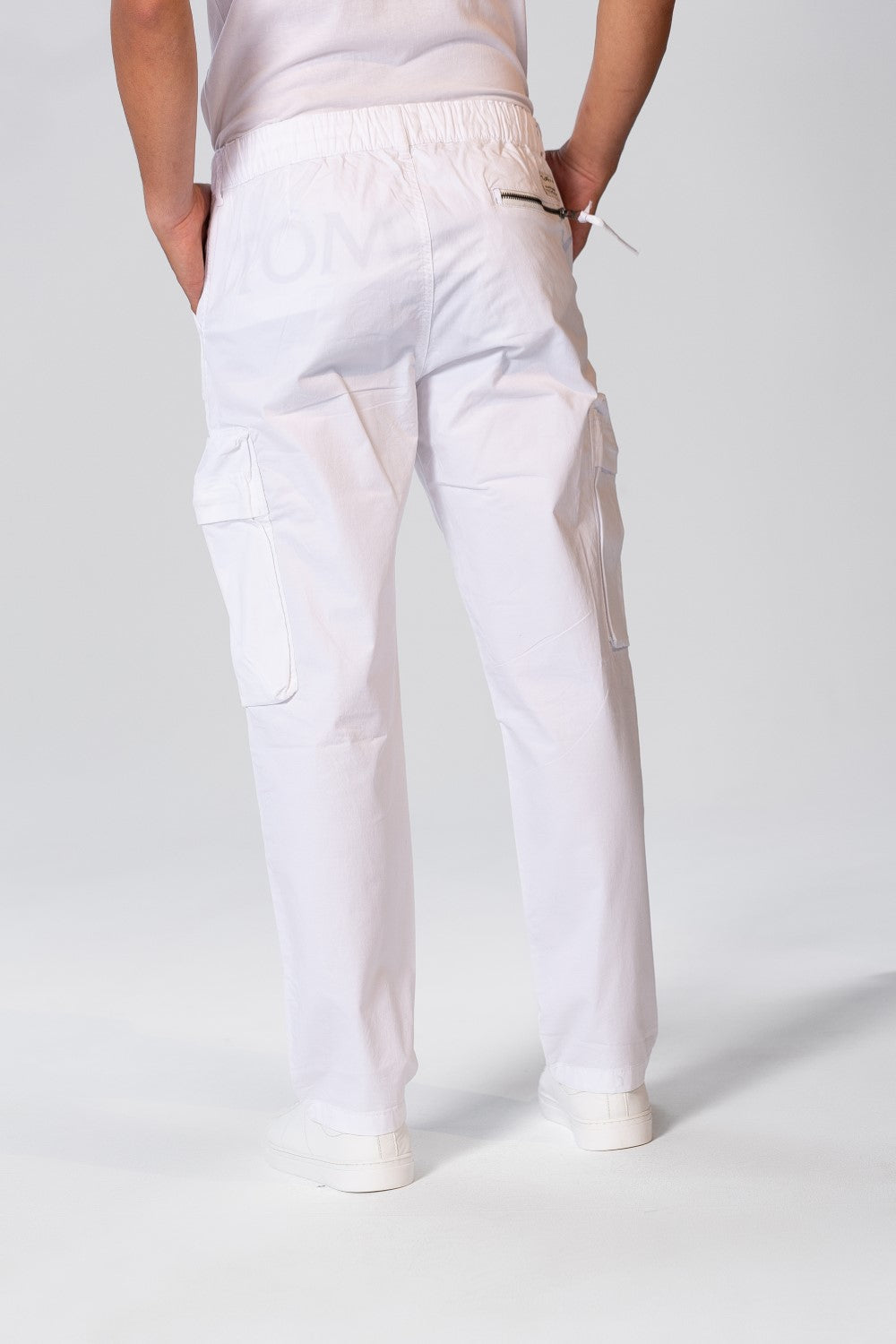 بنطلون كارغو رجالي من الجبردين بقصّة مريحة وجيوب