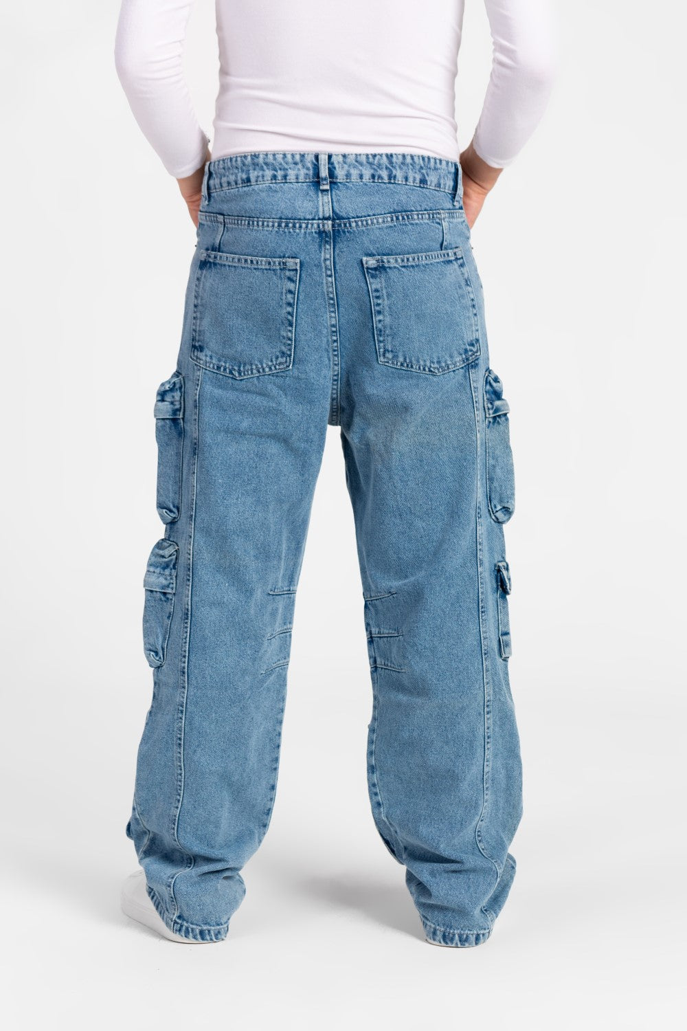 بنطلون جينز كارجو رجالي بجيوب عصرية مصنوع من مادة مريحة