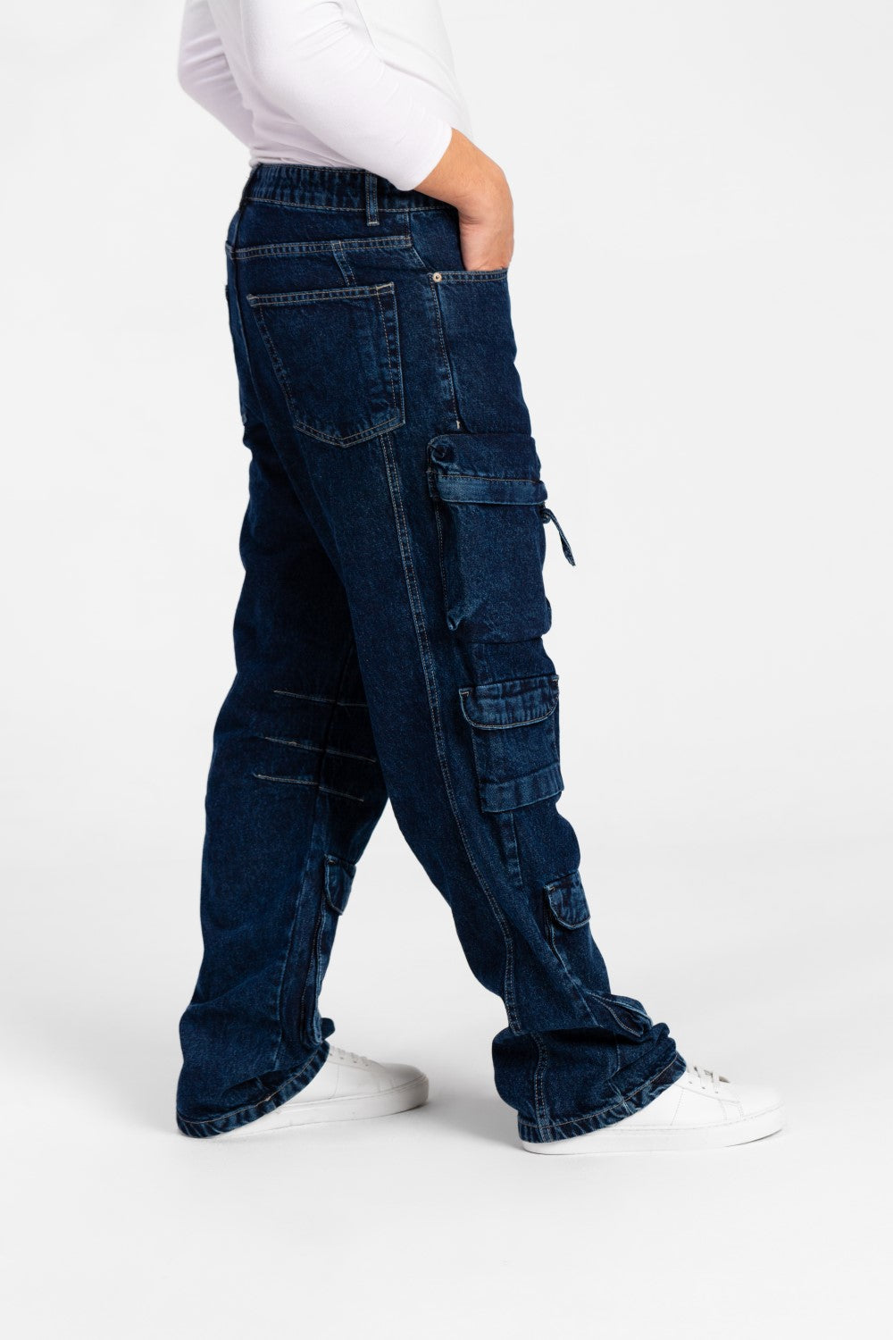 بنطلون جينز كارجو رجالي بجيوب عصرية مصنوع من مادة مريحة