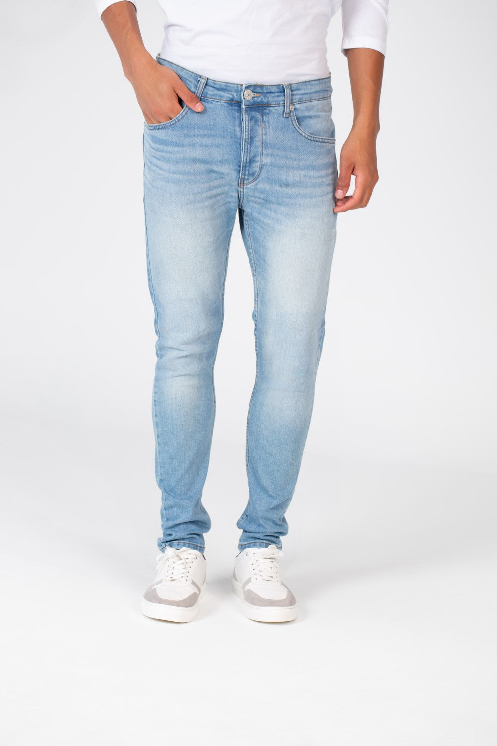 Men's Slim Fit Used Jeans Pants With Badge Tomato On The Back