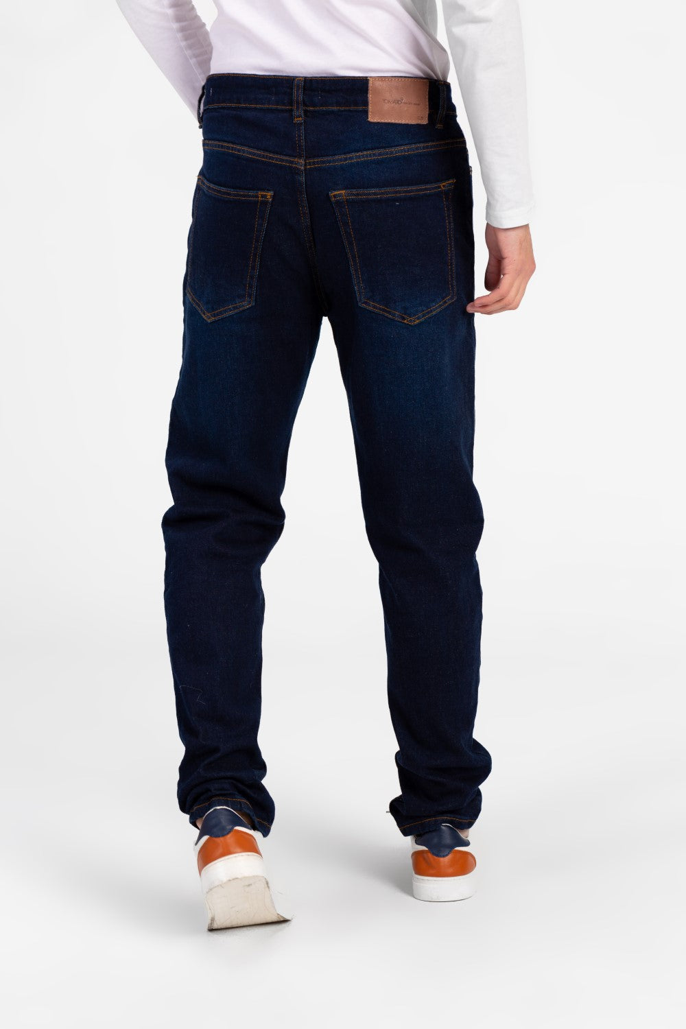 بنطلون جينز رجالي مستعمل بقصّة Slim Fit وخمسة جيوب