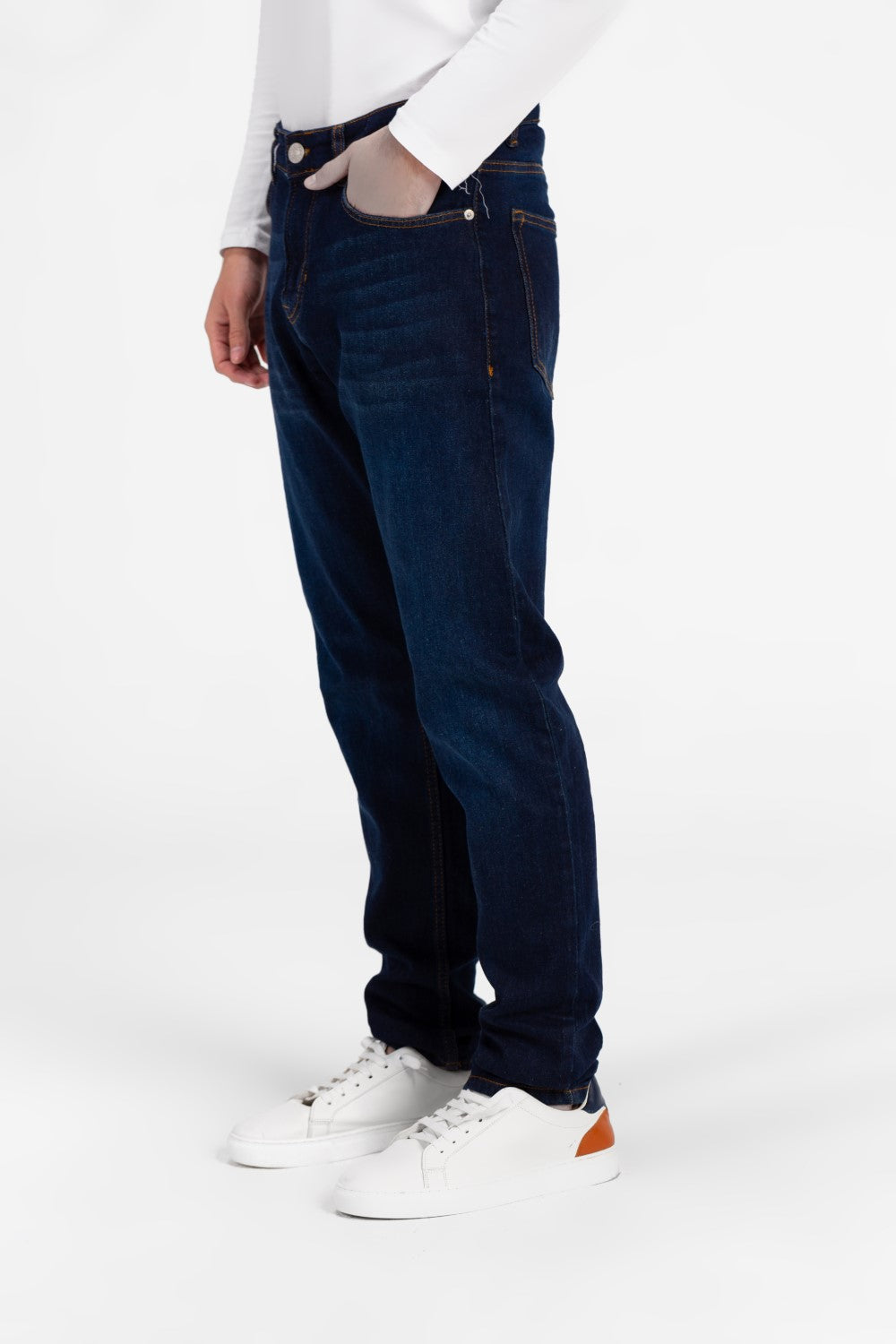 بنطلون جينز رجالي مستعمل بقصّة Slim Fit وخمسة جيوب