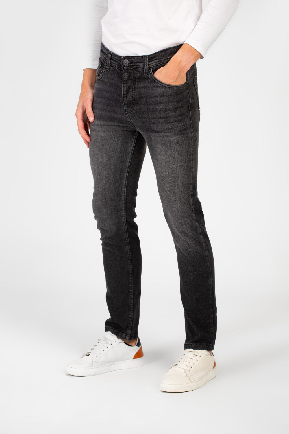 بنطلون جينز رجالي مستعمل بقصّة Slim Fit وخمسة جيوب