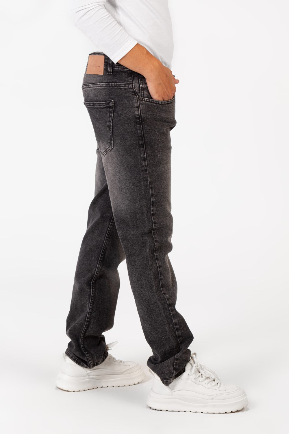 Men's Tomato Regular Fit Jeans Pants With Pockets In Relaxed Cut