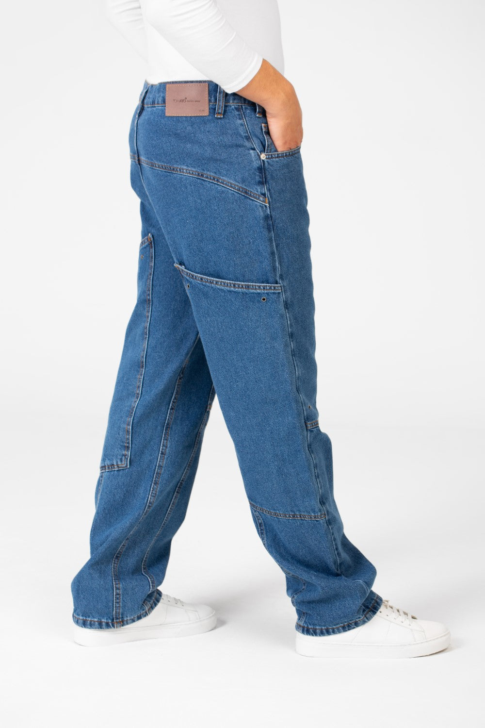 Men's Cargo Jeans Pants With A Modern Cut And Basic Details