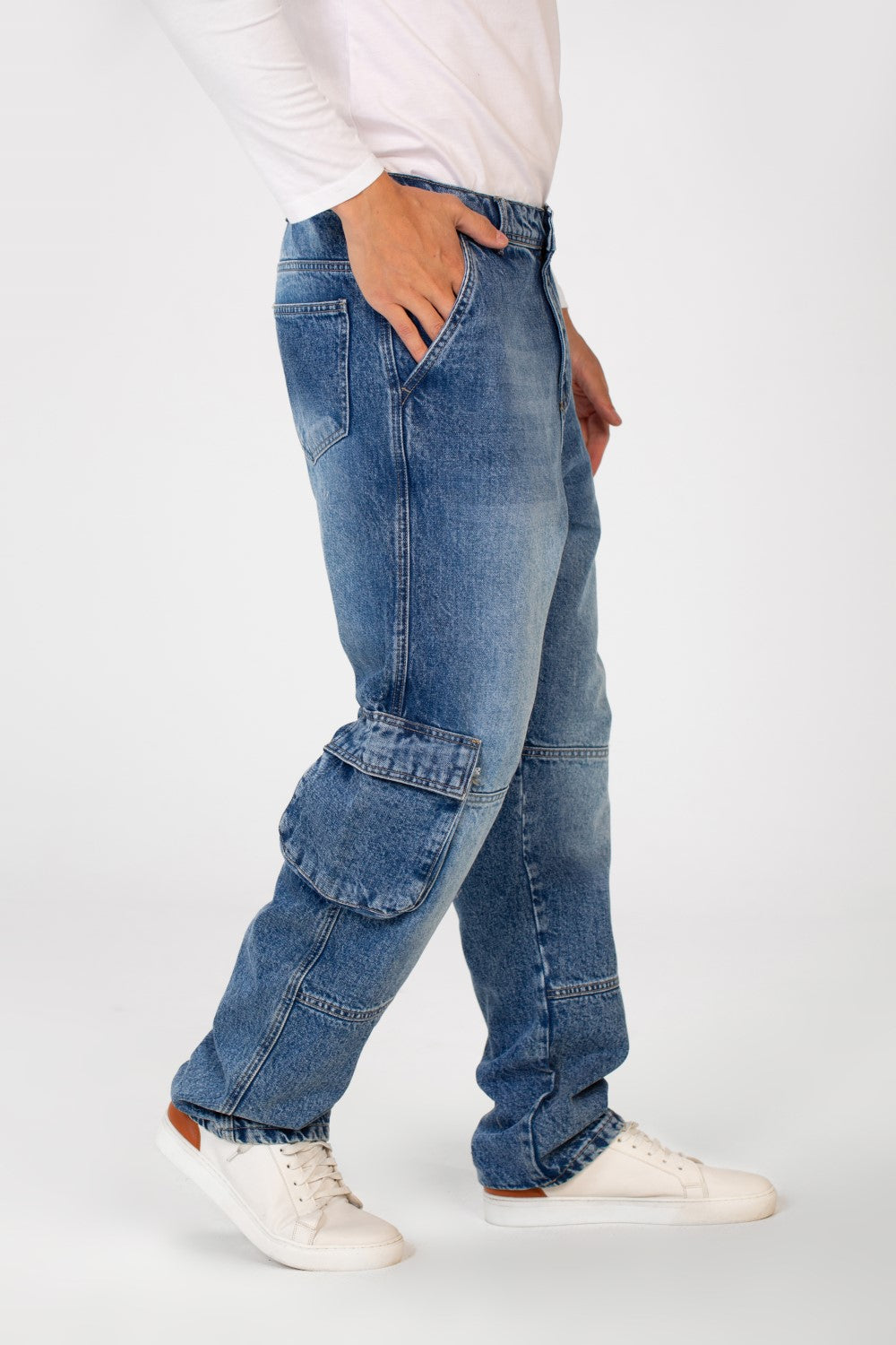 Men's Cargo Jeans Pants With A Modern Fit And Side Pockets