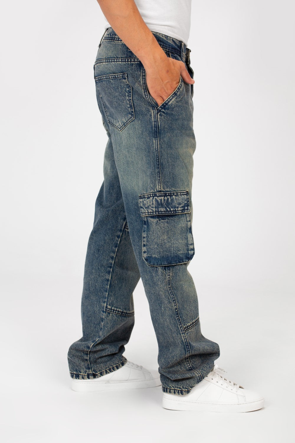 Men's Cargo Jeans Pants With A Modern Fit And Side Pockets